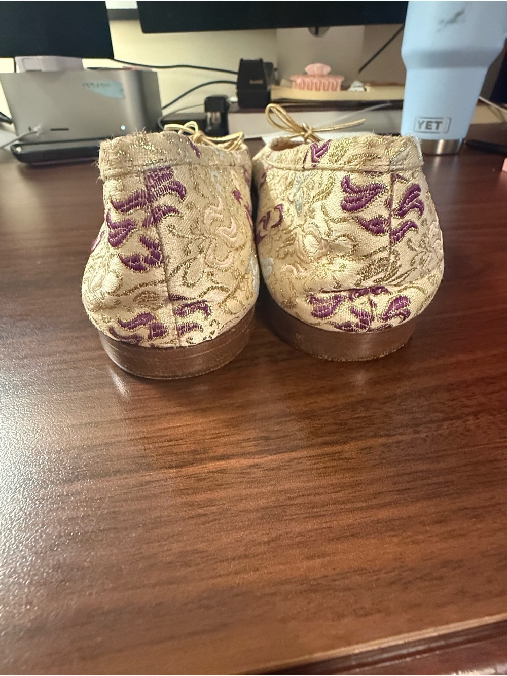 Manolo Blahnik Gold Brocade Pointed Toe Ballet Flats size EU 41.5 - Picture 4 of 7